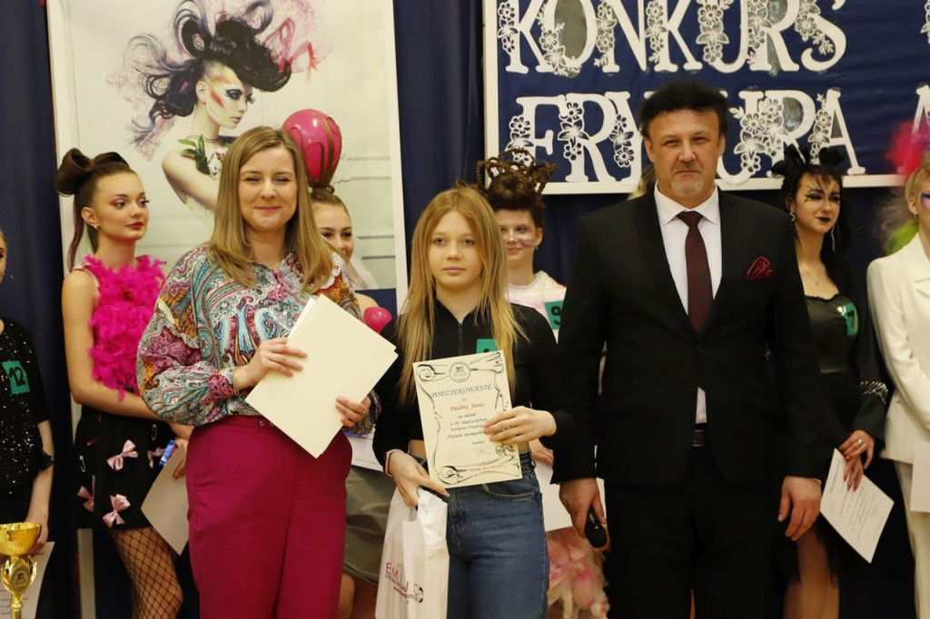 IX Międzyszkolny Konkurs Fryzjerski w awangardowym stylu [wideo, zdjęcia]