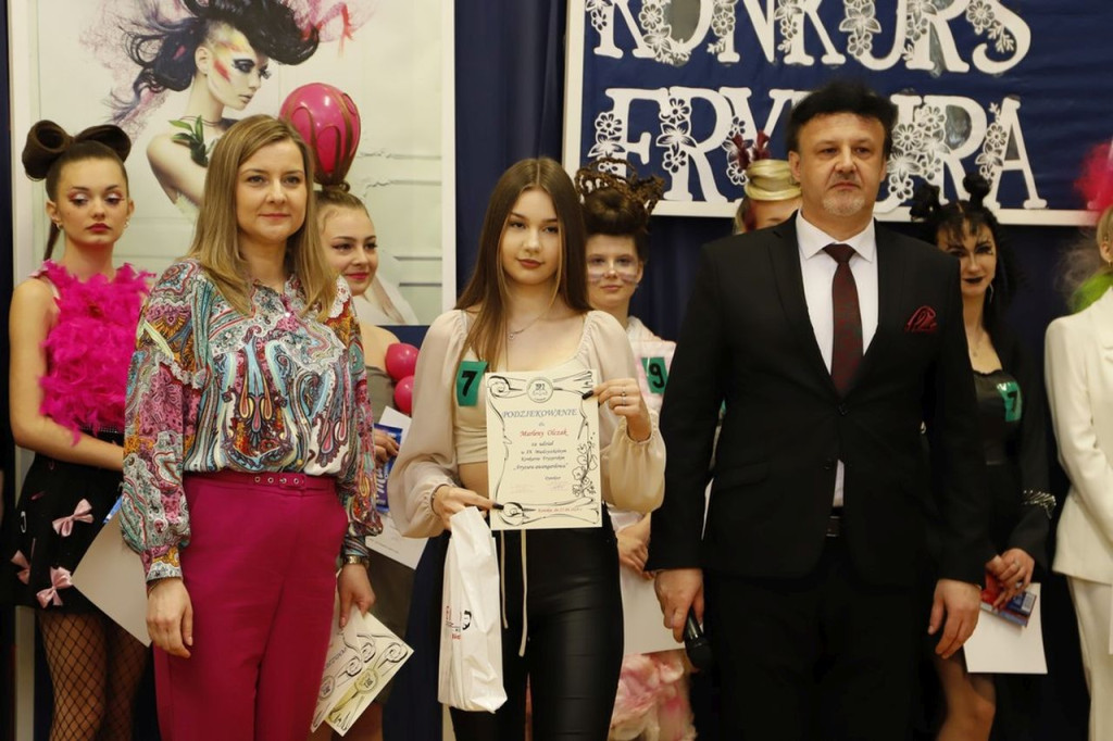 IX Międzyszkolny Konkurs Fryzjerski w awangardowym stylu [wideo, zdjęcia]