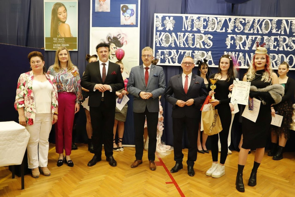 IX Międzyszkolny Konkurs Fryzjerski w awangardowym stylu [wideo, zdjęcia]