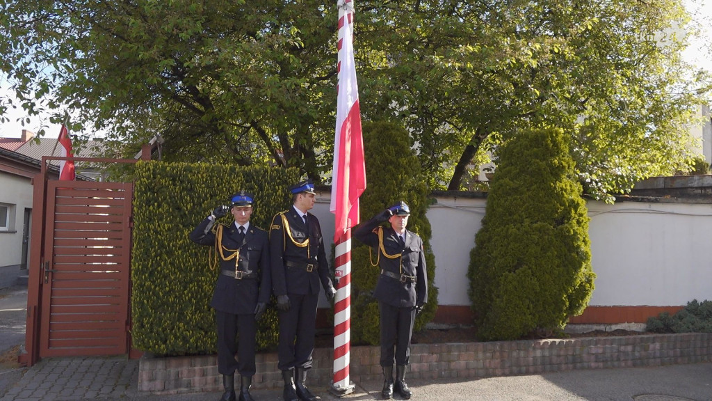 Strażacy dla Biało-Czerwonej. Dzień flagi w PSP Końskie [wideo, zdjęcia]