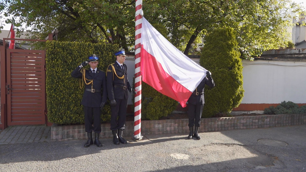 Strażacy dla Biało-Czerwonej. Dzień flagi w PSP Końskie [wideo, zdjęcia]