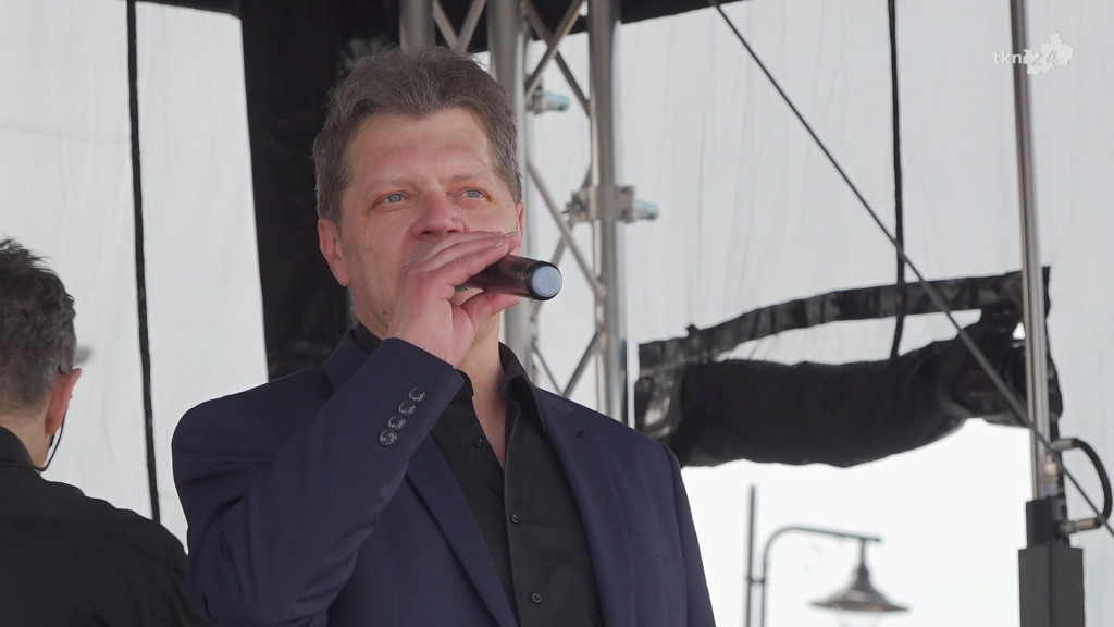Majówkowe nastroje. Zobaczcie fragmenty koncertu Big Silesian Band i Krzysztofa Kiljańskiego w Końskich!