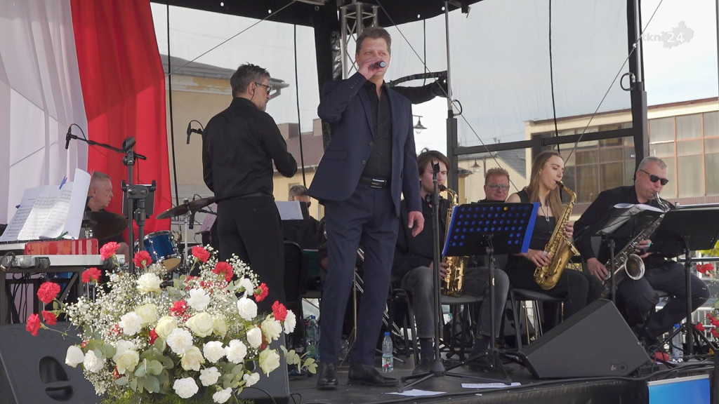 Majówkowe nastroje. Zobaczcie fragmenty koncertu Big Silesian Band i Krzysztofa Kiljańskiego w Końskich!