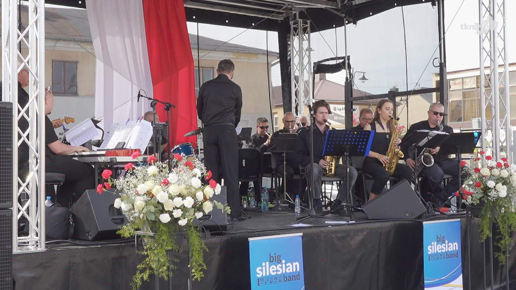 Majówkowe nastroje. Zobaczcie fragmenty koncertu Big Silesian Band i Krzysztofa Kiljańskiego w Końskich!