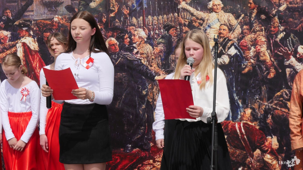 Piękna majowa uroczystość na rynku w Końskich! Relacja [wideo, foto]