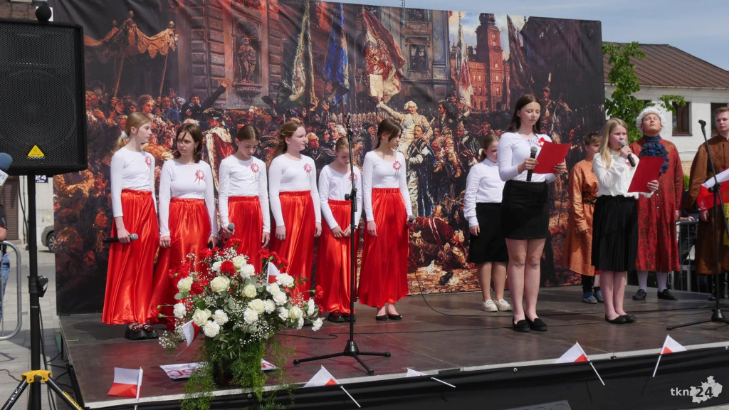 Piękna majowa uroczystość na rynku w Końskich! Relacja [wideo, foto]