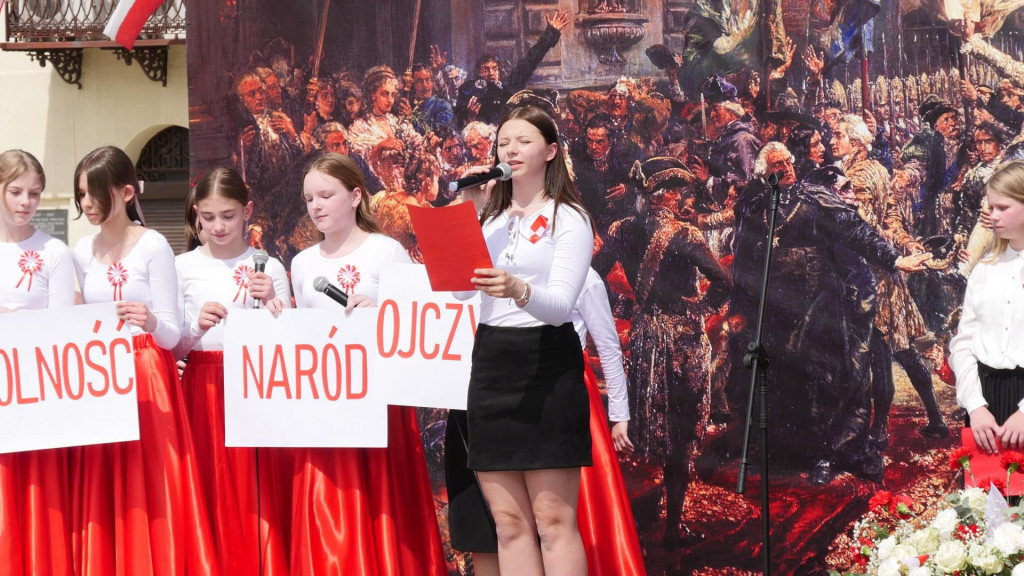 Piękna majowa uroczystość na rynku w Końskich! Relacja [wideo, foto]