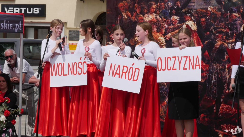 Piękna majowa uroczystość na rynku w Końskich! Relacja [wideo, foto]