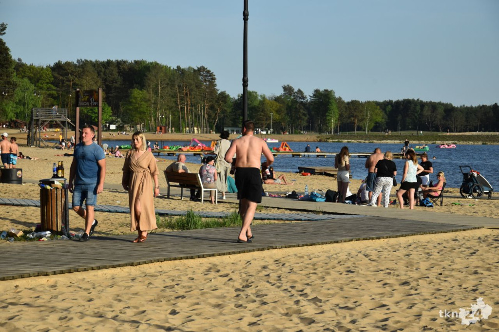 Tłumy nad zalewem w Sielpi w weekend majowy [wideo, zdjęcia]