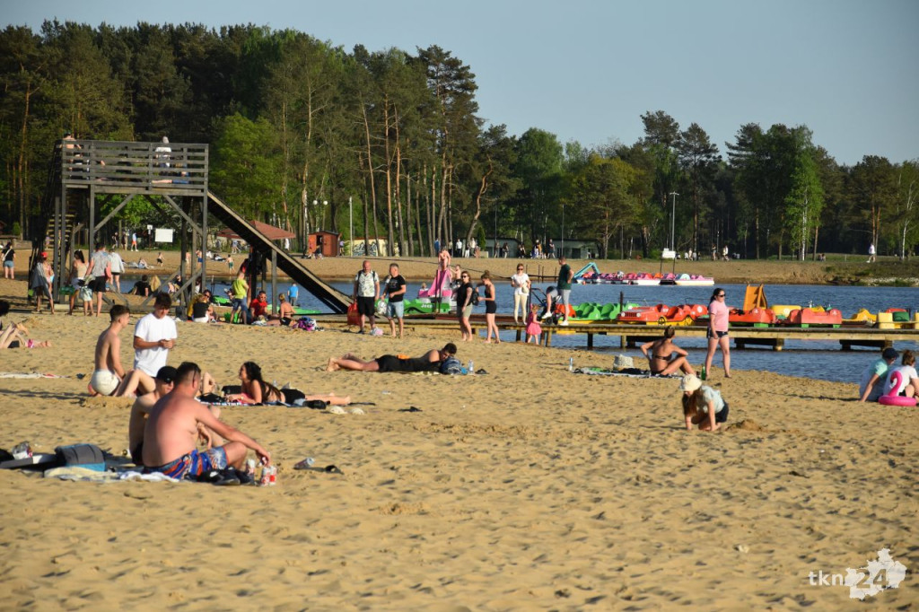 Tłumy nad zalewem w Sielpi w weekend majowy [wideo, zdjęcia]