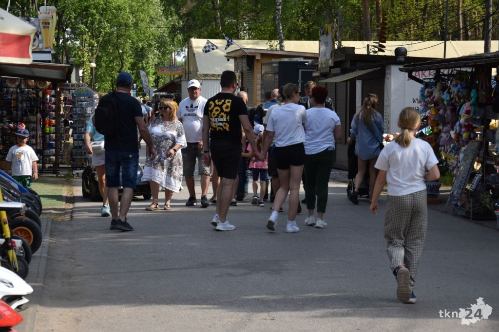 Tłumy nad zalewem w Sielpi w weekend majowy [wideo, zdjęcia]