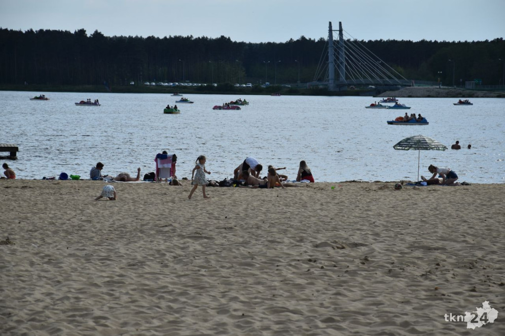 Tłumy nad zalewem w Sielpi w weekend majowy [wideo, zdjęcia]