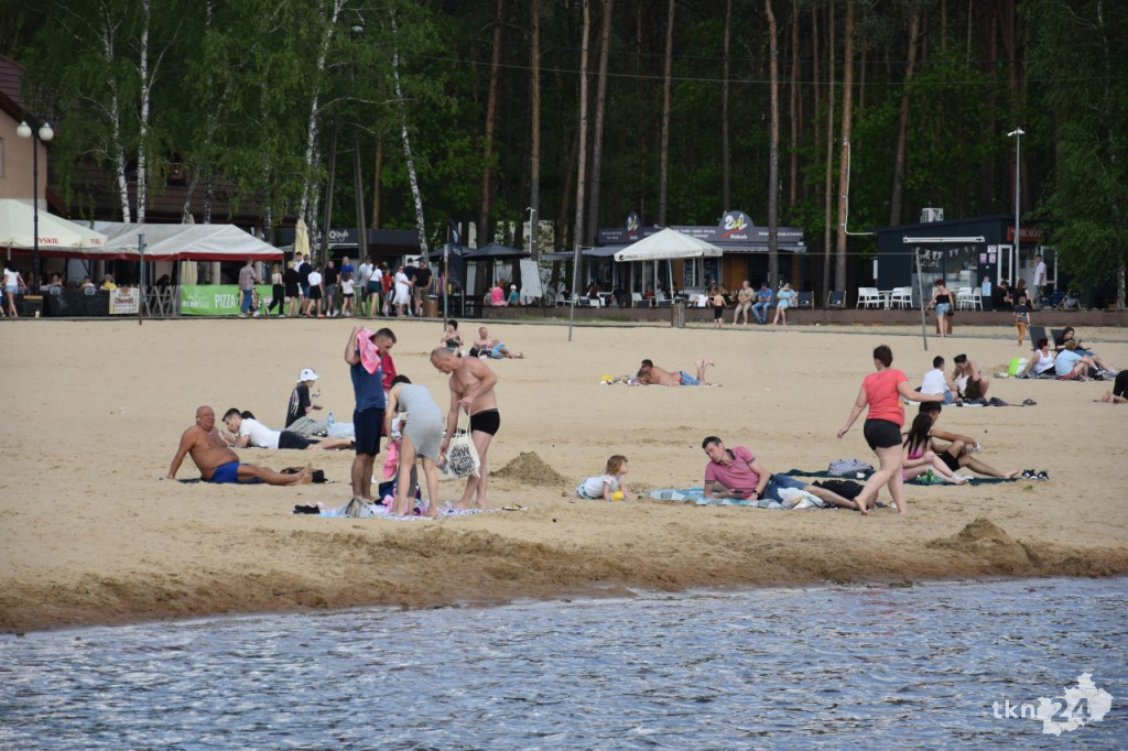 Tłumy nad zalewem w Sielpi w weekend majowy [wideo, zdjęcia]