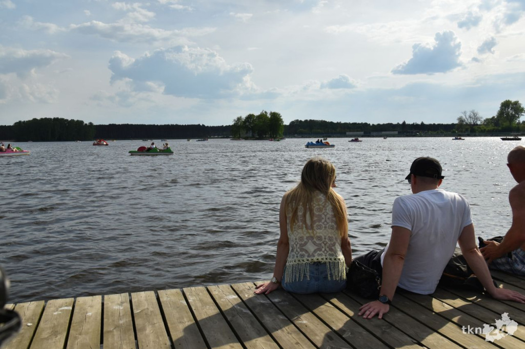 Tłumy nad zalewem w Sielpi w weekend majowy [wideo, zdjęcia]