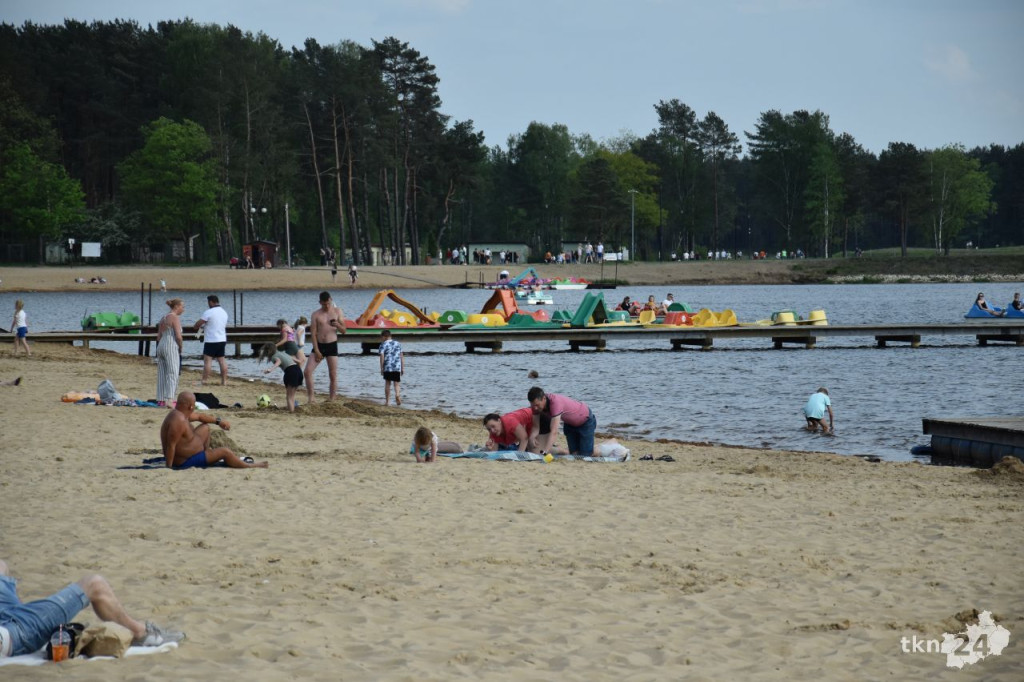 Tłumy nad zalewem w Sielpi w weekend majowy [wideo, zdjęcia]