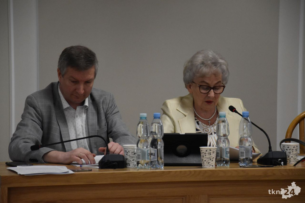 Słoka przewodniczącym. Obratański ze stabilną większością. Pierwsza sesja w gminie Końskie [wideo, zdjęcia]