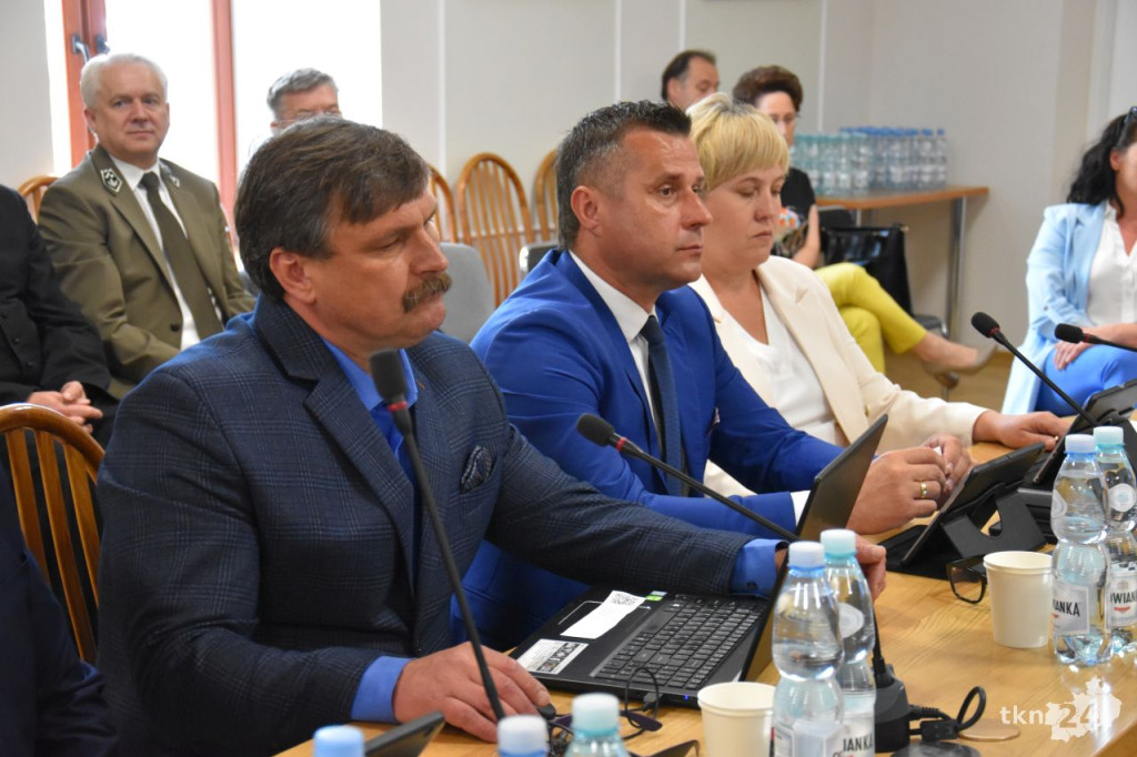 Słoka przewodniczącym. Obratański ze stabilną większością. Pierwsza sesja w gminie Końskie [wideo, zdjęcia]