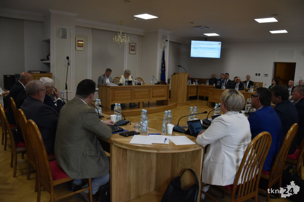 Słoka przewodniczącym. Obratański ze stabilną większością. Pierwsza sesja w gminie Końskie [wideo, zdjęcia]