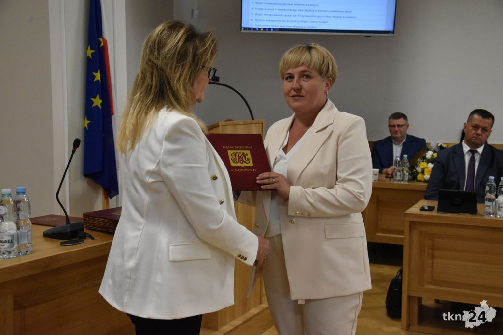 Słoka przewodniczącym. Obratański ze stabilną większością. Pierwsza sesja w gminie Końskie [wideo, zdjęcia]