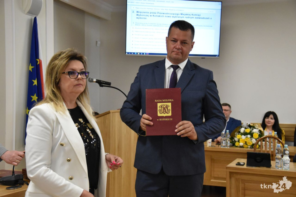 Słoka przewodniczącym. Obratański ze stabilną większością. Pierwsza sesja w gminie Końskie [wideo, zdjęcia]