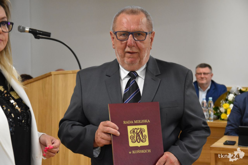 Słoka przewodniczącym. Obratański ze stabilną większością. Pierwsza sesja w gminie Końskie [wideo, zdjęcia]
