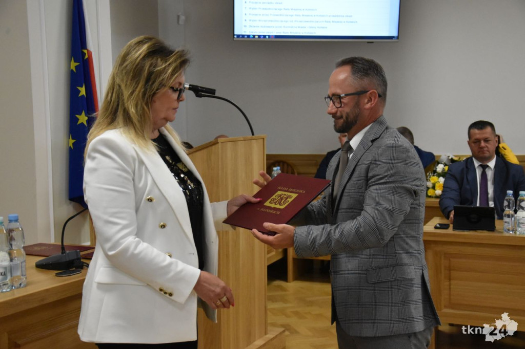 Słoka przewodniczącym. Obratański ze stabilną większością. Pierwsza sesja w gminie Końskie [wideo, zdjęcia]