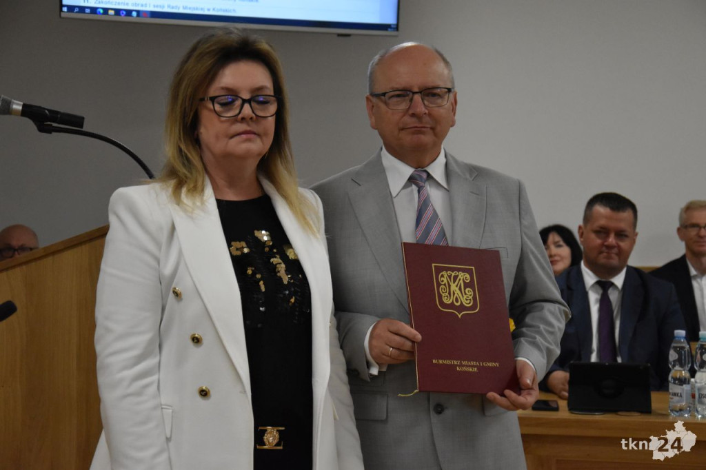 Słoka przewodniczącym. Obratański ze stabilną większością. Pierwsza sesja w gminie Końskie [wideo, zdjęcia]
