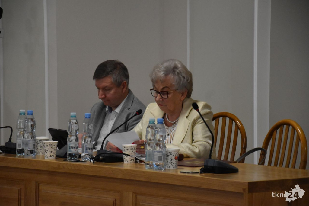 Słoka przewodniczącym. Obratański ze stabilną większością. Pierwsza sesja w gminie Końskie [wideo, zdjęcia]