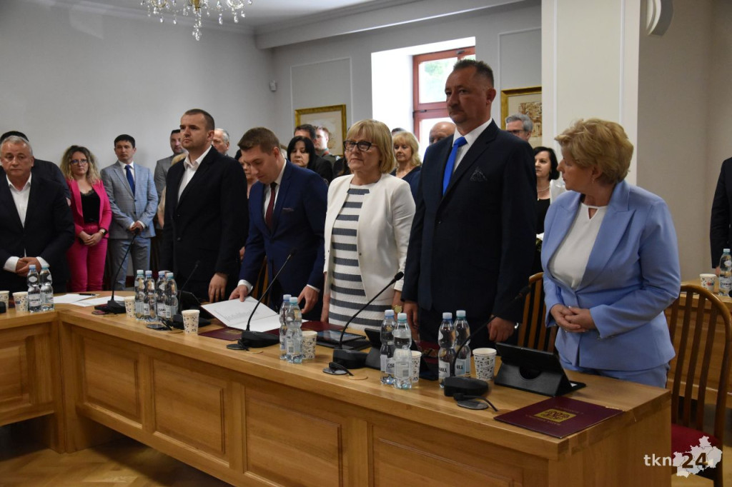 Słoka przewodniczącym. Obratański ze stabilną większością. Pierwsza sesja w gminie Końskie [wideo, zdjęcia]