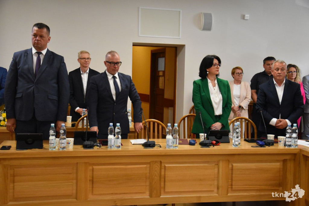 Słoka przewodniczącym. Obratański ze stabilną większością. Pierwsza sesja w gminie Końskie [wideo, zdjęcia]