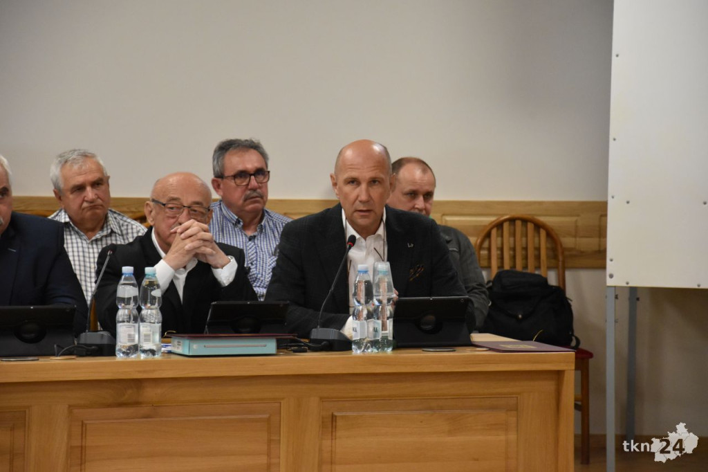 Słoka przewodniczącym. Obratański ze stabilną większością. Pierwsza sesja w gminie Końskie [wideo, zdjęcia]