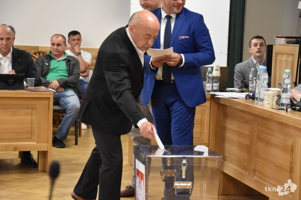 Słoka przewodniczącym. Obratański ze stabilną większością. Pierwsza sesja w gminie Końskie [wideo, zdjęcia]