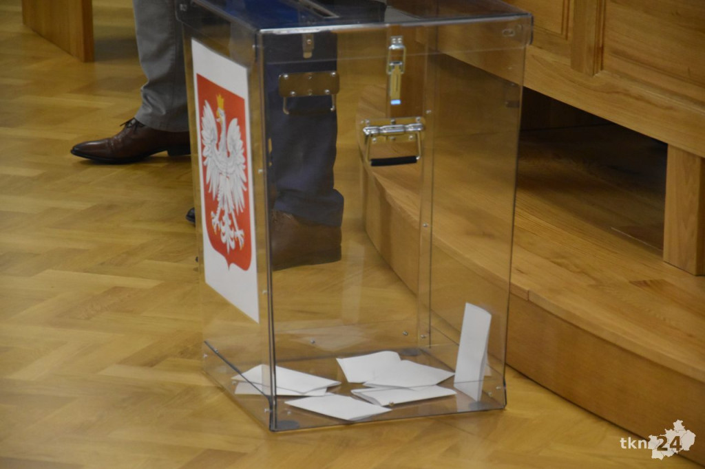 Słoka przewodniczącym. Obratański ze stabilną większością. Pierwsza sesja w gminie Końskie [wideo, zdjęcia]