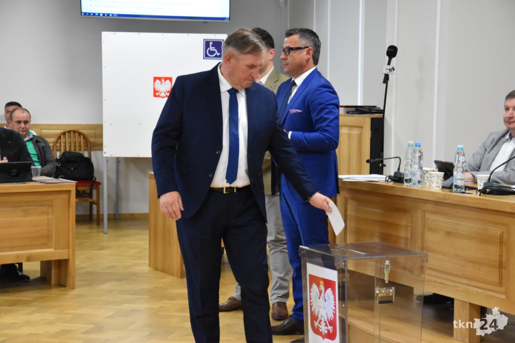 Słoka przewodniczącym. Obratański ze stabilną większością. Pierwsza sesja w gminie Końskie [wideo, zdjęcia]