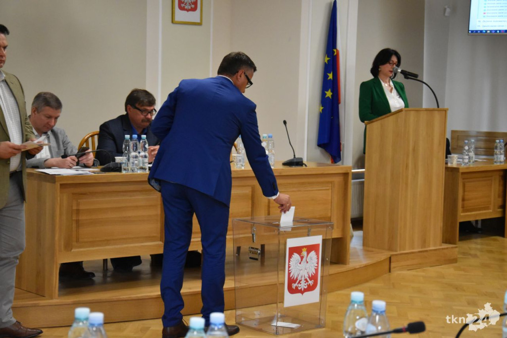 Słoka przewodniczącym. Obratański ze stabilną większością. Pierwsza sesja w gminie Końskie [wideo, zdjęcia]