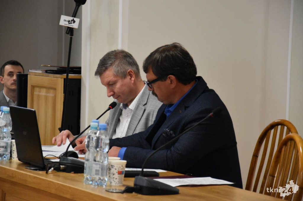 Słoka przewodniczącym. Obratański ze stabilną większością. Pierwsza sesja w gminie Końskie [wideo, zdjęcia]