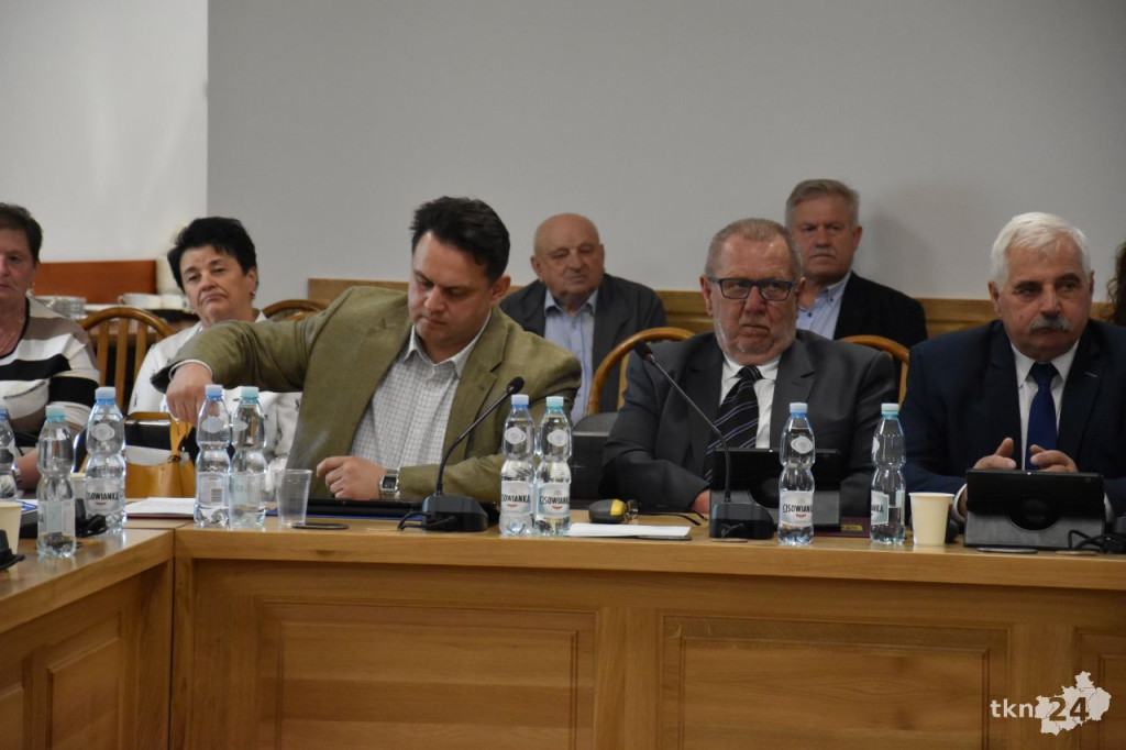 Słoka przewodniczącym. Obratański ze stabilną większością. Pierwsza sesja w gminie Końskie [wideo, zdjęcia]