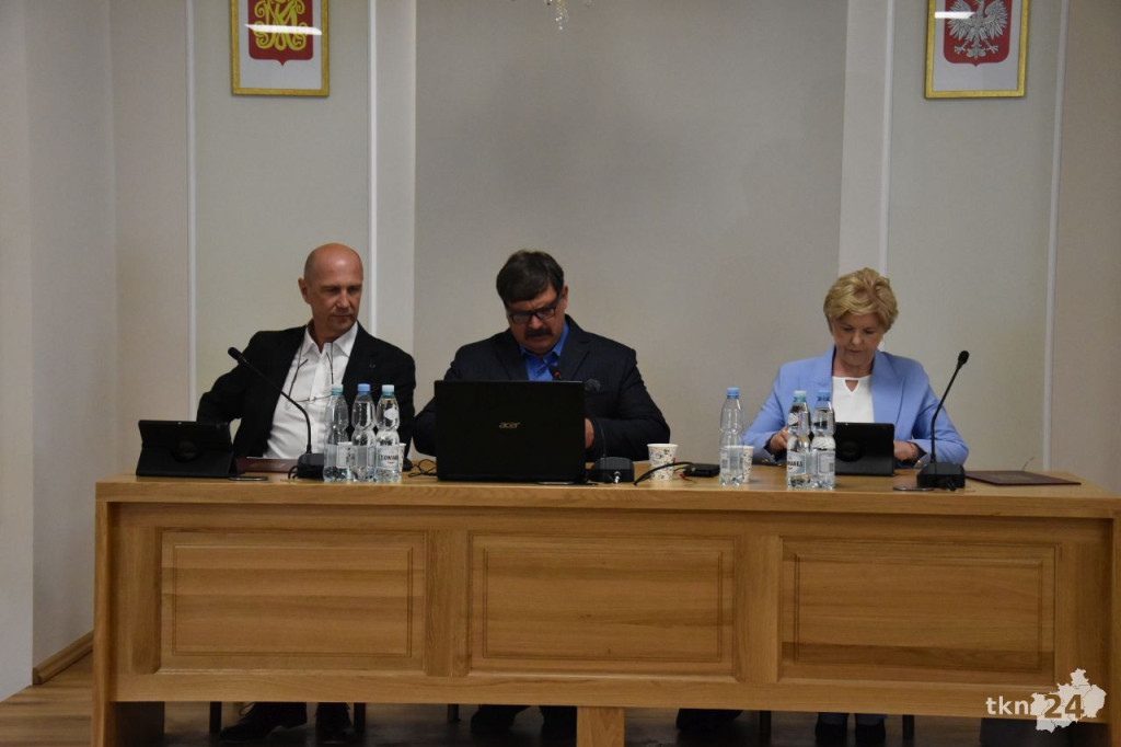 Słoka przewodniczącym. Obratański ze stabilną większością. Pierwsza sesja w gminie Końskie [wideo, zdjęcia]