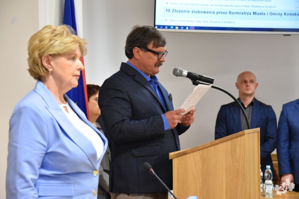 Słoka przewodniczącym. Obratański ze stabilną większością. Pierwsza sesja w gminie Końskie [wideo, zdjęcia]