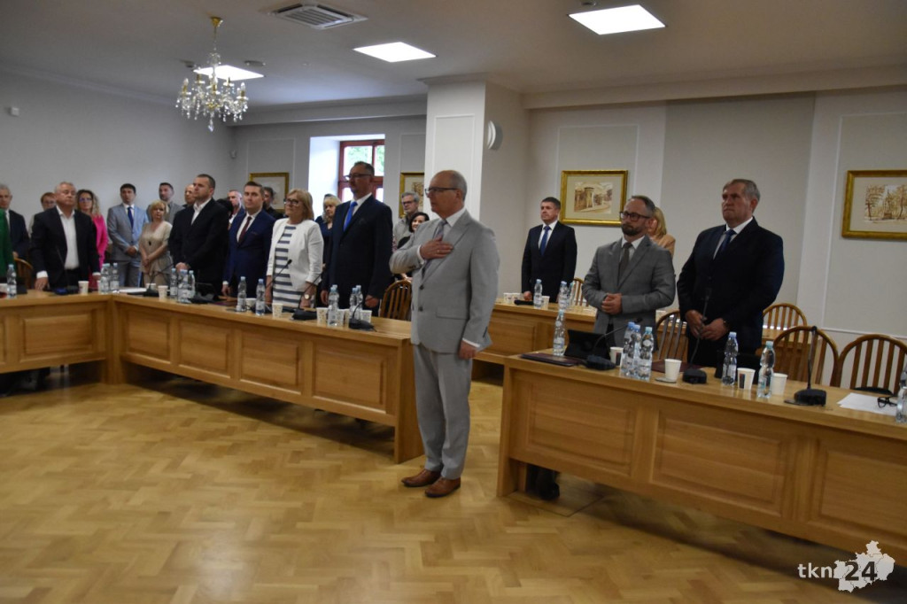 Słoka przewodniczącym. Obratański ze stabilną większością. Pierwsza sesja w gminie Końskie [wideo, zdjęcia]