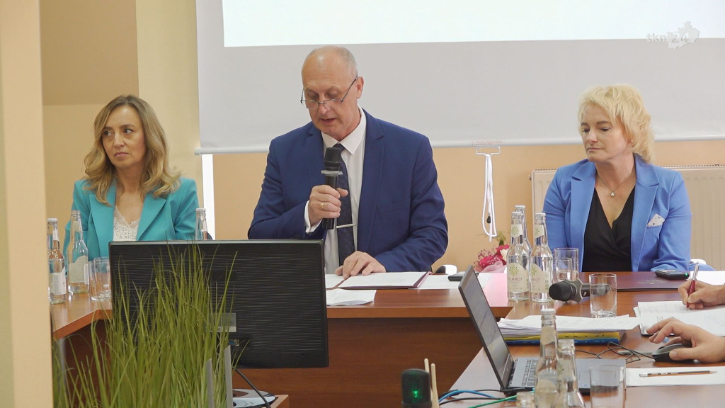 Przekazanie władzy w Gowarczowie. Nowa burmistrz już za sterami [wideo, zdjęcia]