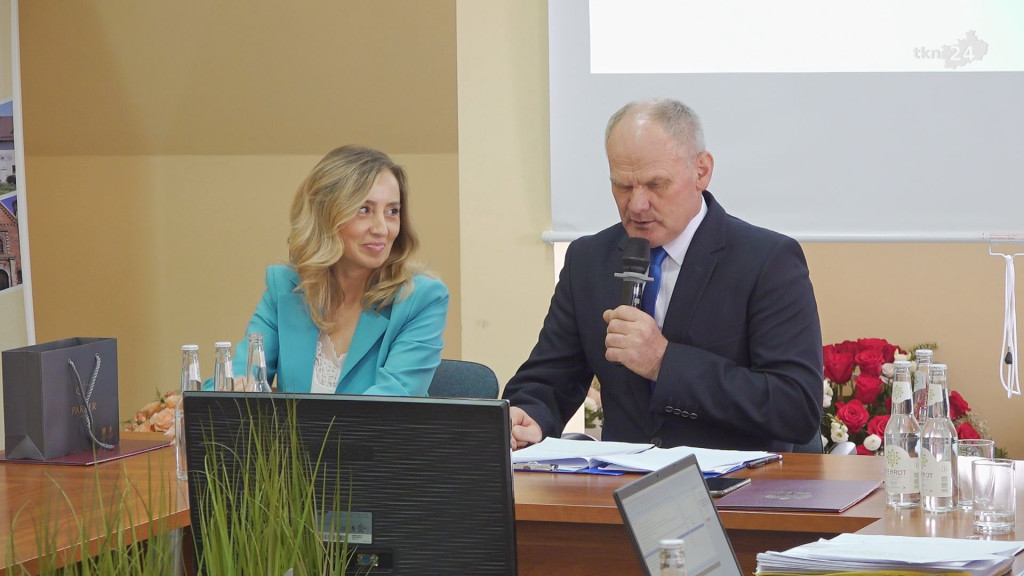 Przekazanie władzy w Gowarczowie. Nowa burmistrz już za sterami [wideo, zdjęcia]