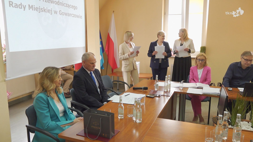 Przekazanie władzy w Gowarczowie. Nowa burmistrz już za sterami [wideo, zdjęcia]