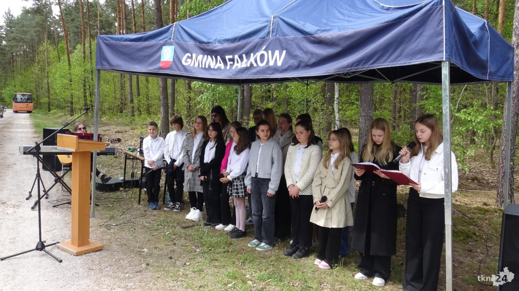 Pomogli żydowskim rodzinom, więc zginęli. Fałków pamięta o Olszewskich [wideo, zdjęcia]