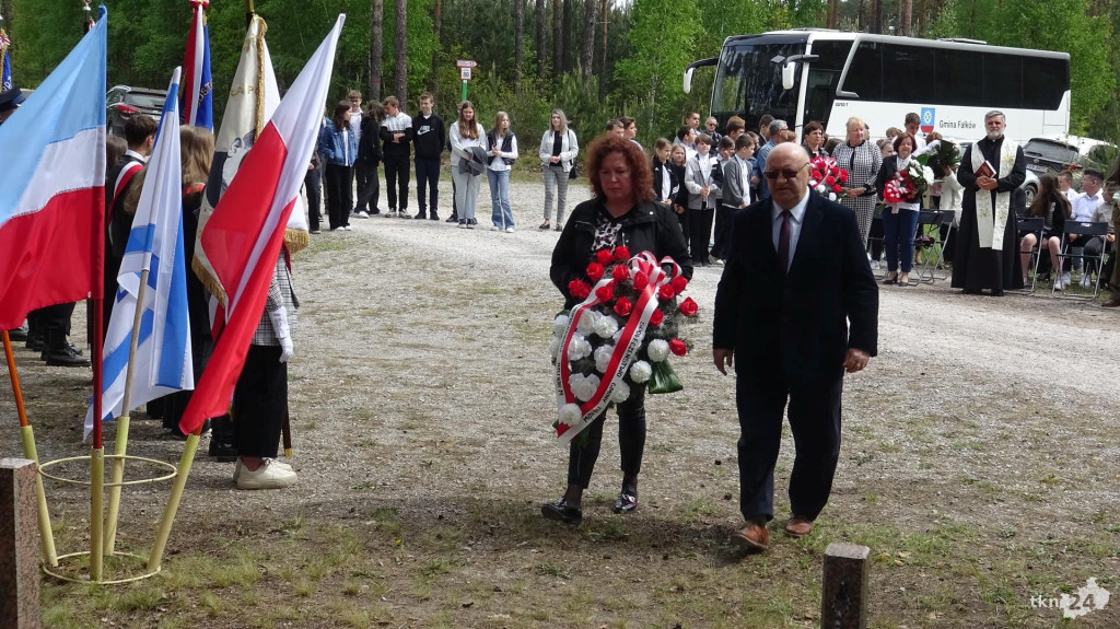 Pomogli żydowskim rodzinom, więc zginęli. Fałków pamięta o Olszewskich [wideo, zdjęcia]