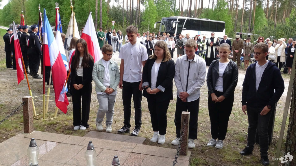 Pomogli żydowskim rodzinom, więc zginęli. Fałków pamięta o Olszewskich [wideo, zdjęcia]