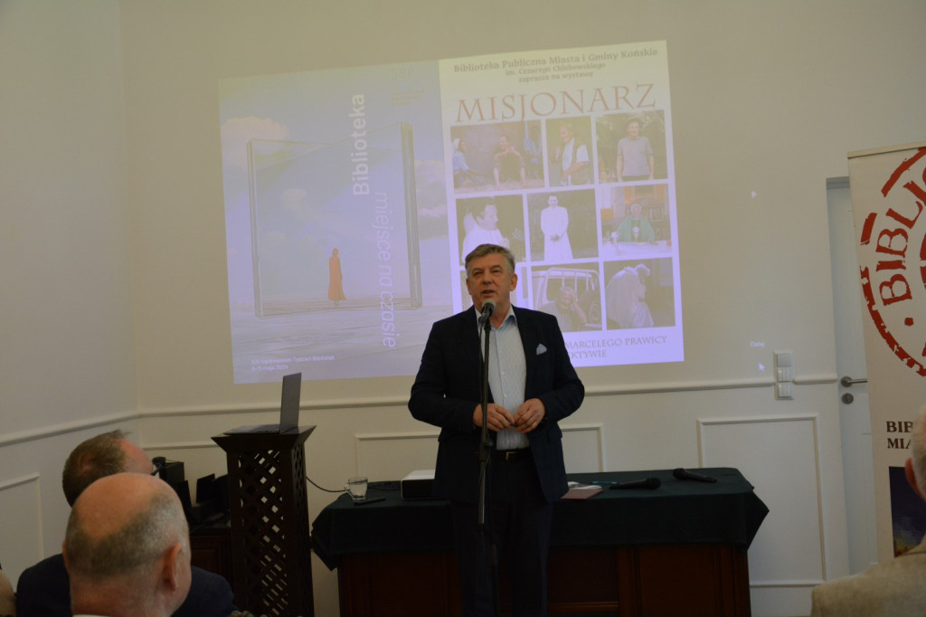 Dzień Bibliotekarza w Końskich poświęcony ks. Marcelemu Prawicy [wideo, zdjęcia]