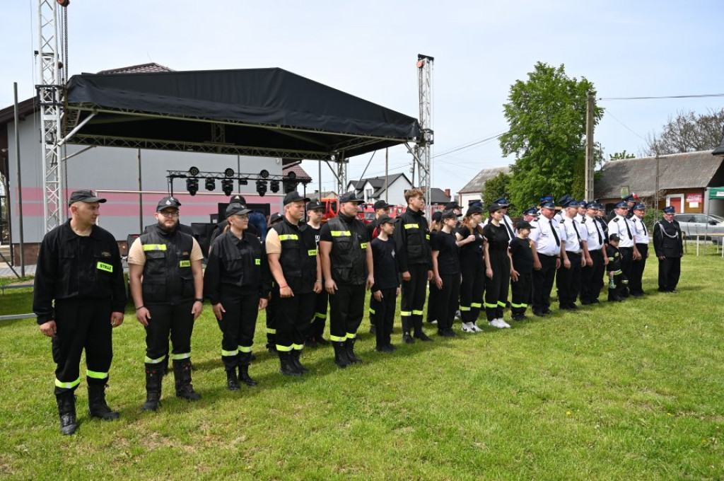 Dzień Strażaka w gminie Słupia Konecka z medalami i wyróżnieniami [zdjęcia]