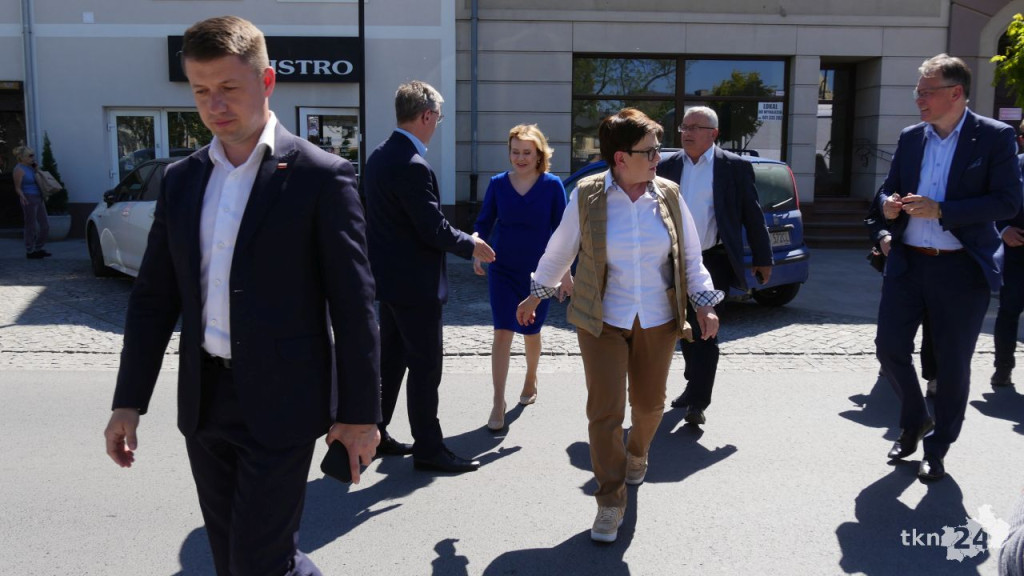 Beata Szydło na rynku w Końskich [wideo, zdjęcia]