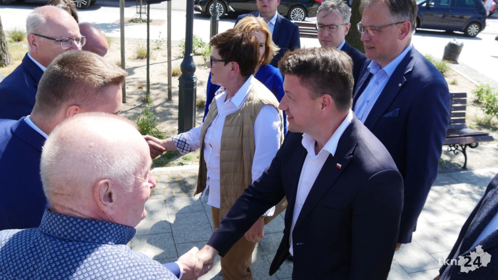 Beata Szydło na rynku w Końskich [wideo, zdjęcia]